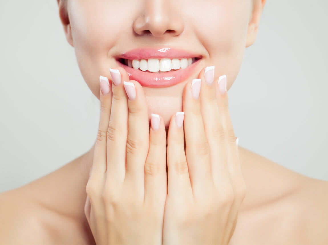 жінка - здорові нігті 