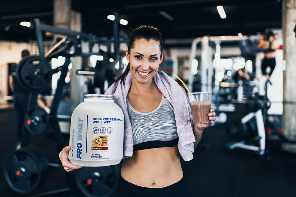 жінка з білковою добавкою 