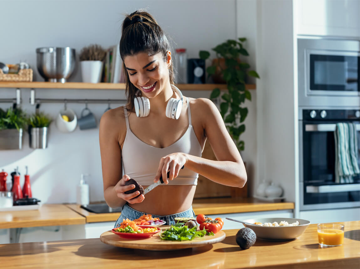 жінка на кухні, здорове харчування - дієта 