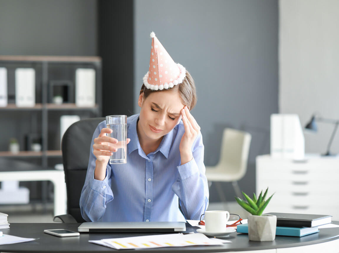 жінка з похмілля 