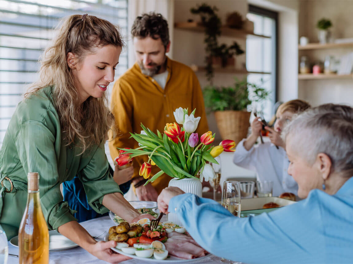 вечеря за сімейним столом 