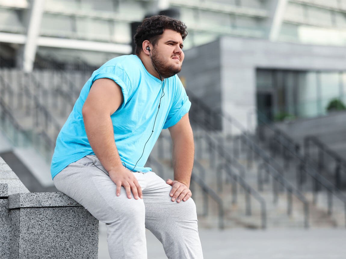 чоловік з надмірною вагою