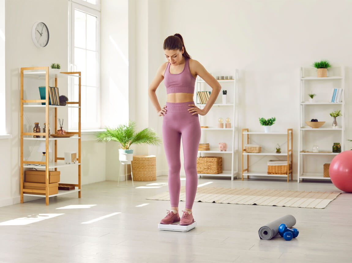 жінка на вагах - схуднення 