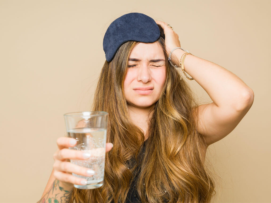 жінка - вітаміни від похмілля  