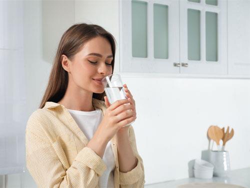 Скільки води потрібно пити щодня? Як забезпечити організм водою?