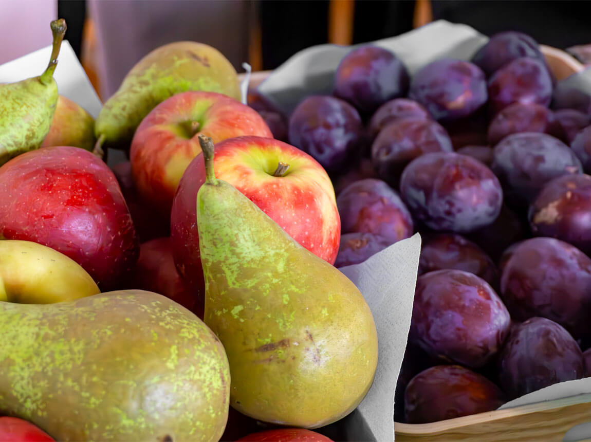 сливи, груші, яблука